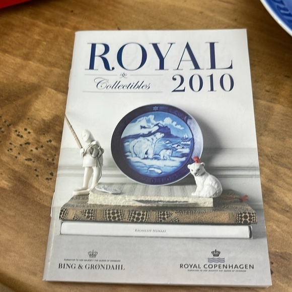 Rare Bing & Grondahl 2010 "Dancing on the Lake" Christmas Plate - Picture 7 of 8